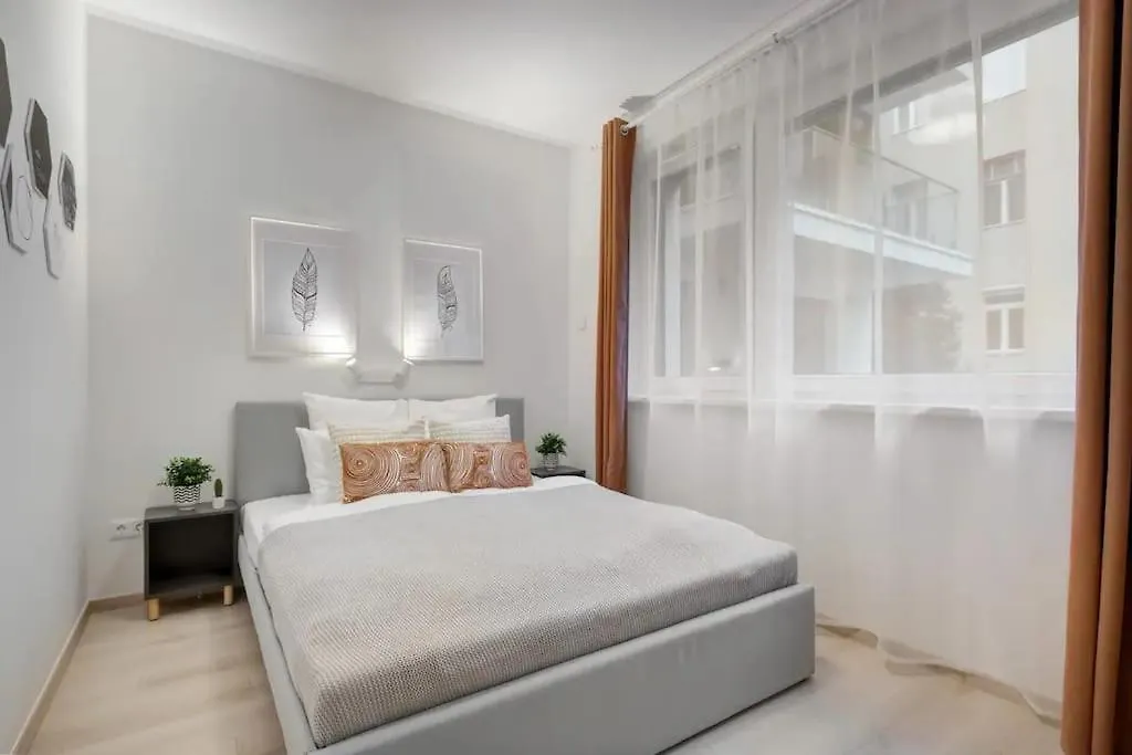 Terrace Vista-Modern 2Br Retreat Apartment Budapest 0*,