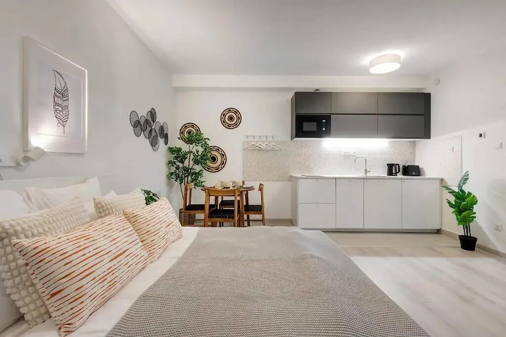 Terrace Vista-Modern 2Br Retreat location
