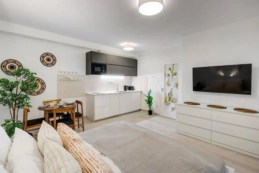 Terrace Vista-Modern 2Br Retreat Apartment Budapest