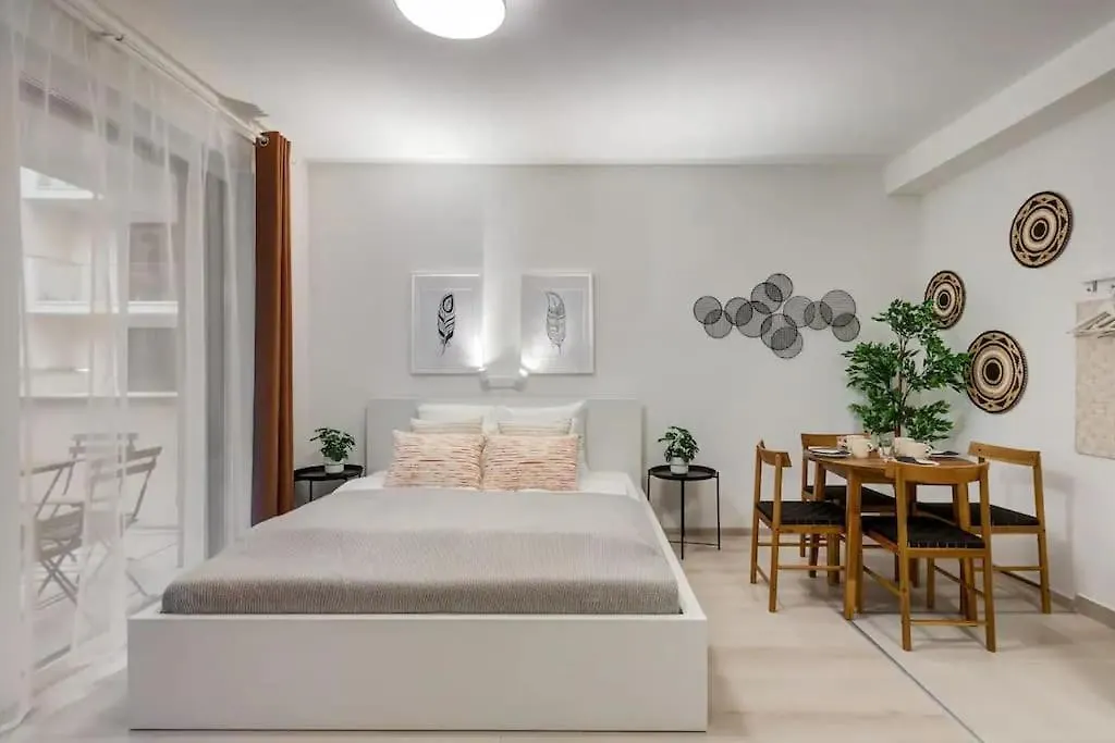 Terrace Vista-Modern 2Br Retreat Apartment Budapest